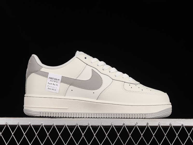 Air Force 1 Low 07 Silver Snow White/White/Light Grey 15