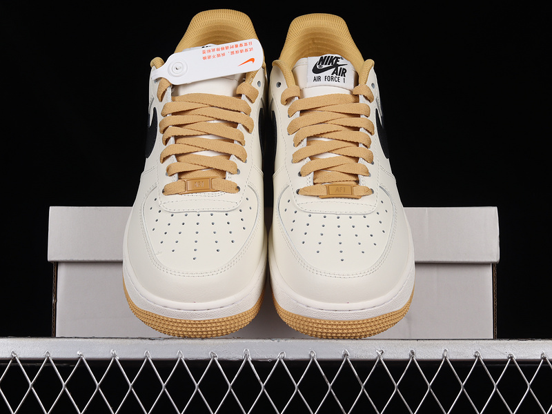 Air Force 1 Low White/Tan/Black 5