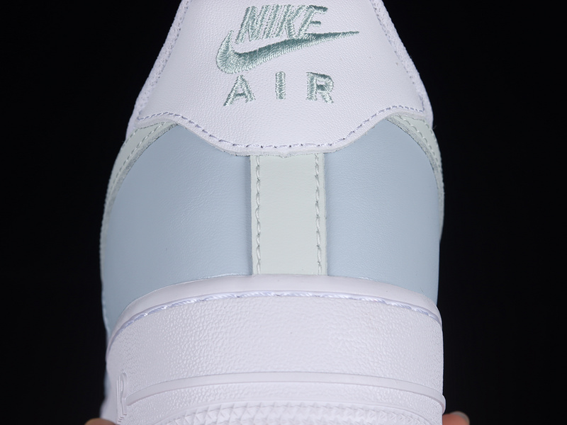 Nike Air Force 1 '07 Low Glazed Grass/White/Sky Blue 23