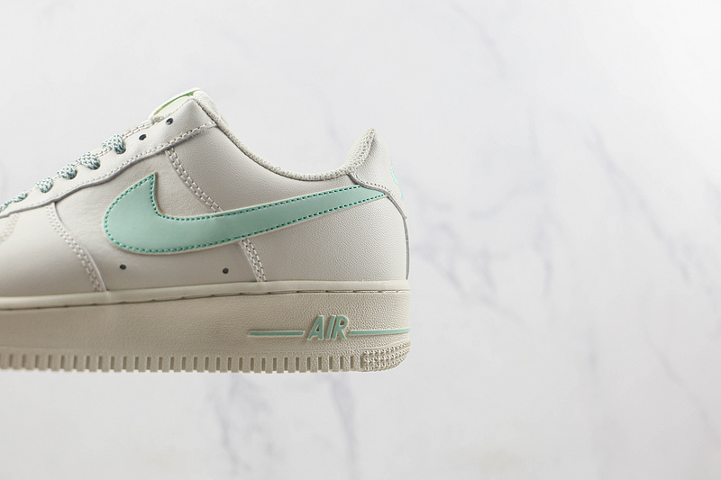 Air Force 1 Low 07 White/White/Light Green 11