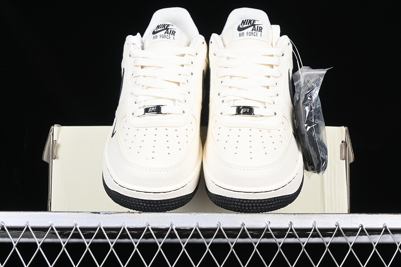 Nike Air Force 1 '07 Low Beige/Black 7