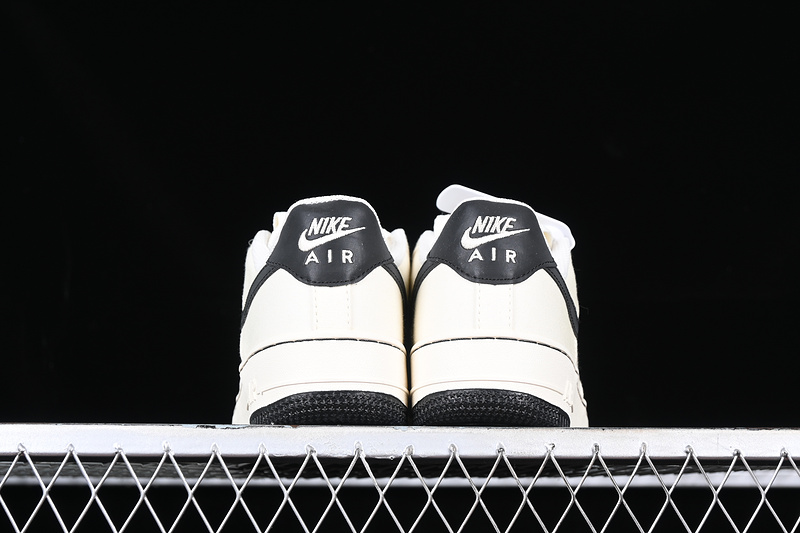 Nike Air Force 1 '07 Low Beige/Black 19