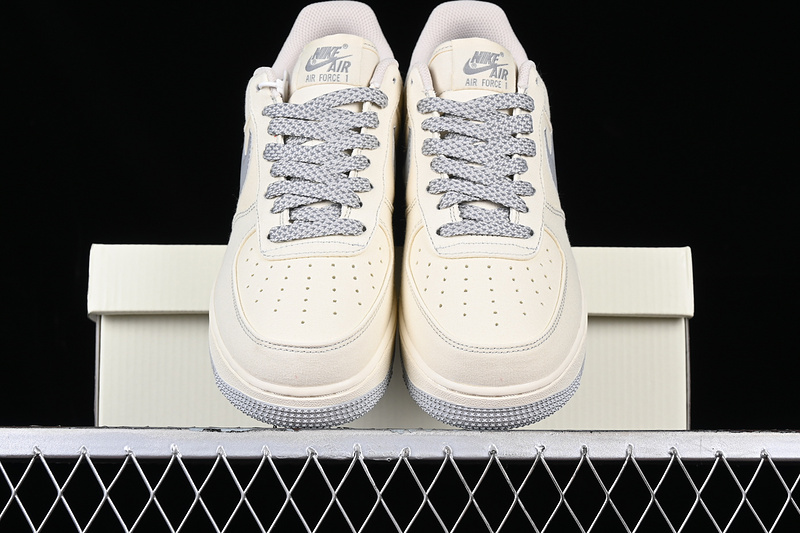 Nike Air Force 1 '07 Low Beige/Silver 27