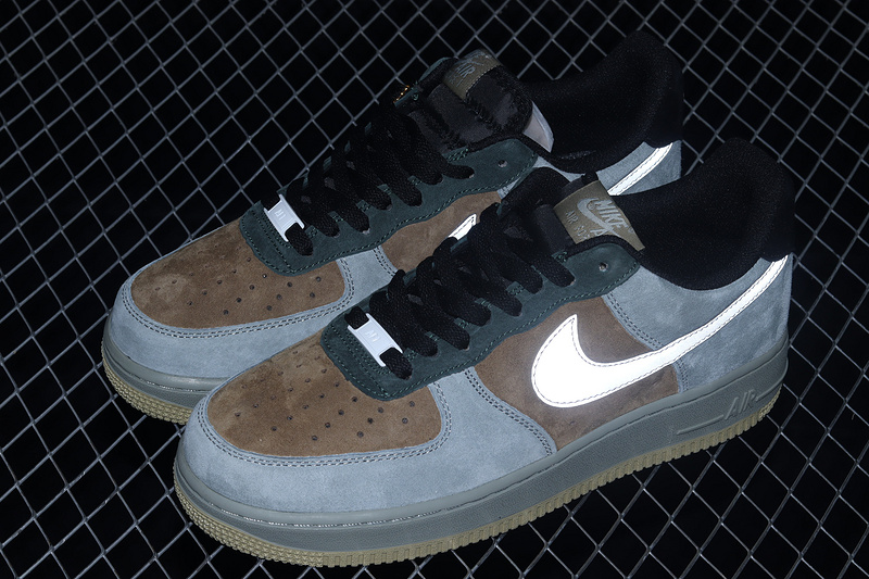 Air Force 1 Low Christmas Black/Brown/Reflective Silver 5