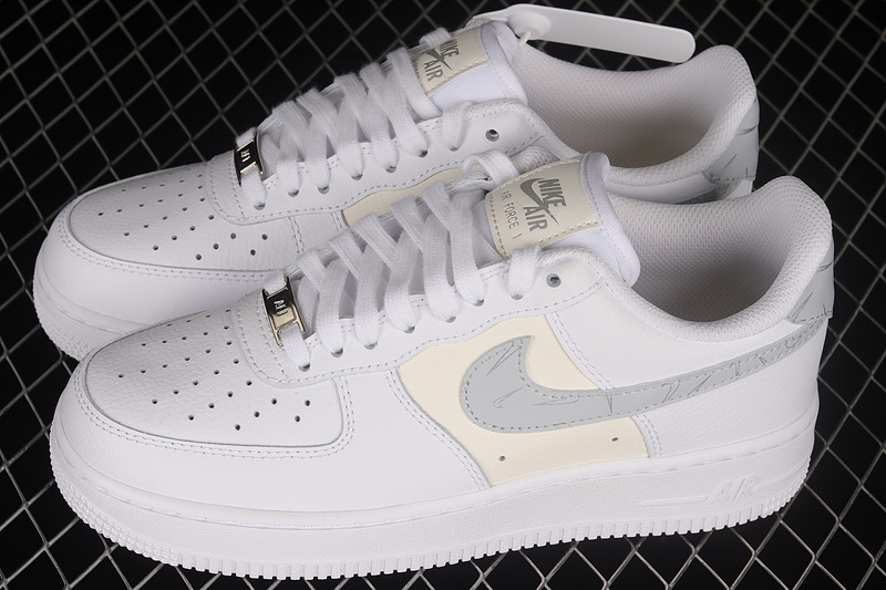 Nike Air Force 1 '07 Low White/White/Silver 3