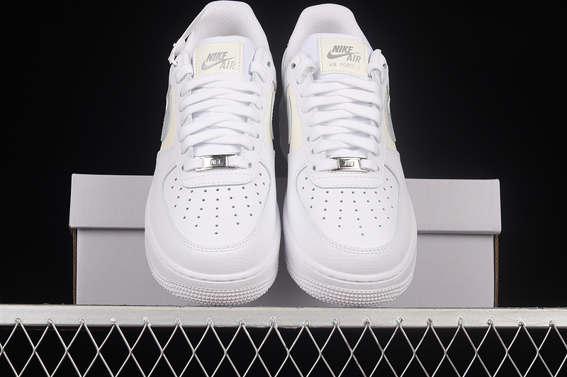 Nike Air Force 1 '07 Low White/White/Silver 17