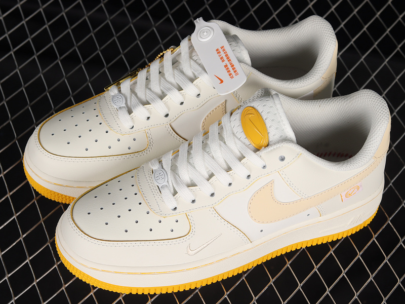 Air Force 1 Low White/Sail/Egg Yolk 5