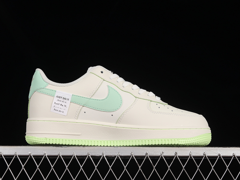 Air Force 1 Low 07 White/Light Green/White 13