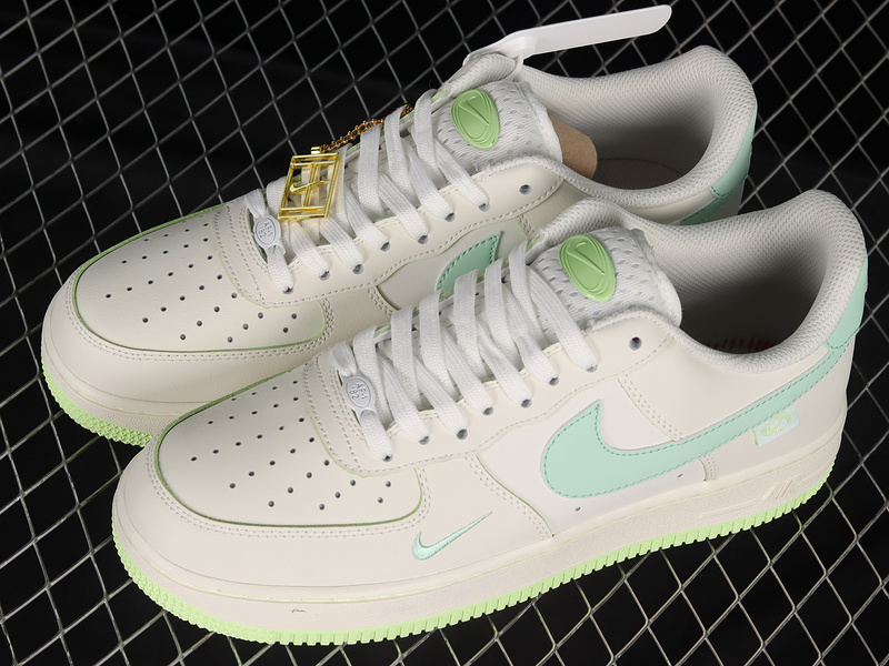 Air Force 1 Low 07 White/Light Green/White 17