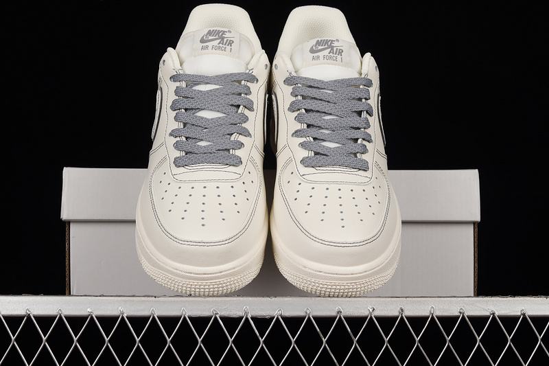 Air Force 1 Low 07 White/White/Light Grey 11