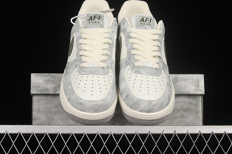 Nike Air Force 1 '07 Low Beige/Beige/Rock Green 31