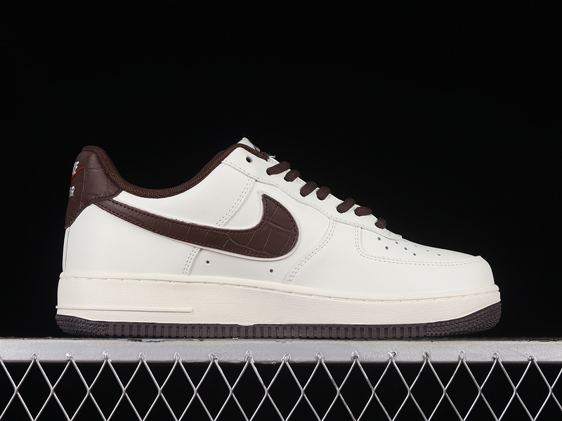 Nike Air Force 1 '07 Low Burgundy/White 11