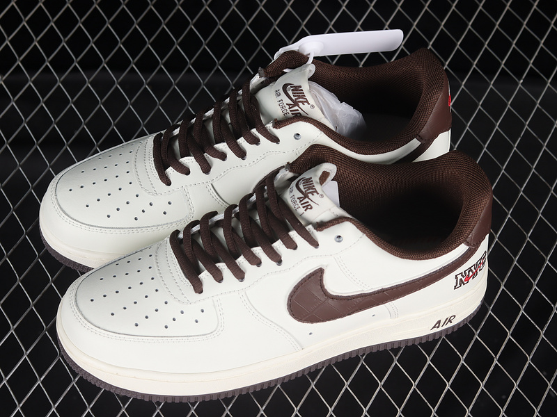 Nike Air Force 1 '07 Low Burgundy/White 25