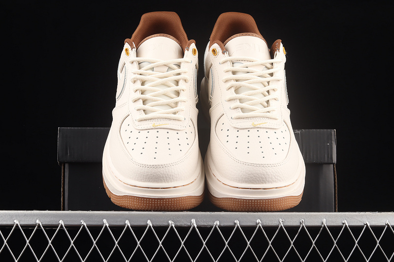 Air Force 1 Luxe Pecan Pearl White/Pecan/Gum Yellow/Pale Ivory 25