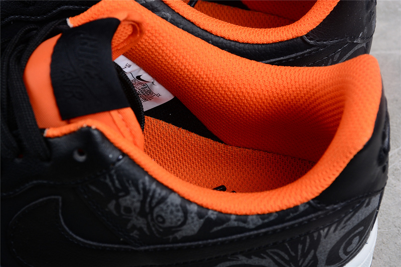 Air Force 1 Low 07 Premium Halloween Black/Starfish/Sail/Black 11