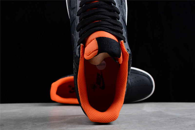 Air Force 1 Low 07 Premium Halloween Black/Starfish/Sail/Black 29