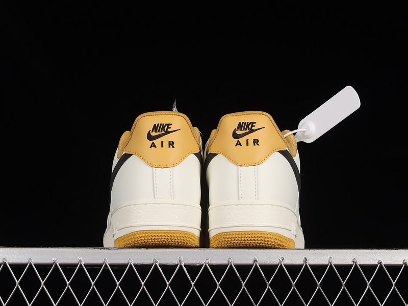 Air Force 1 Low 07 White/Black/Yellow 9