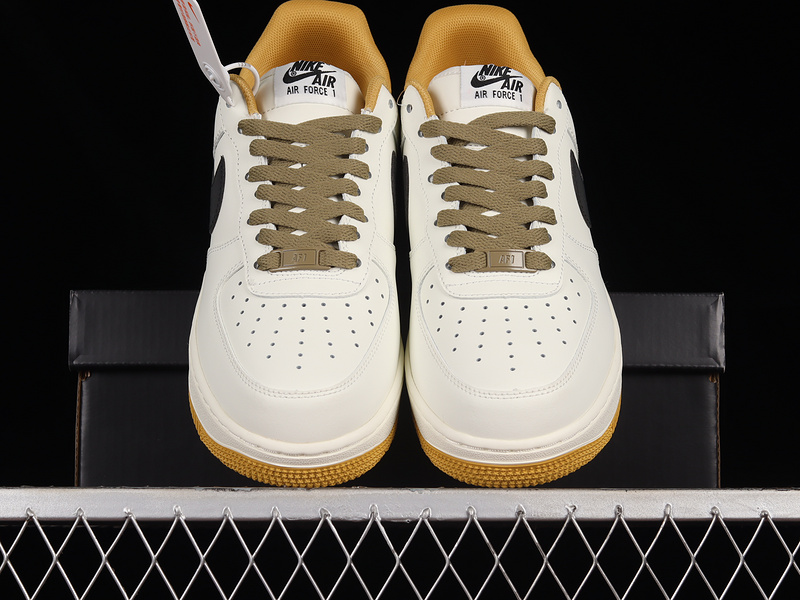 Air Force 1 Low 07 White/Black/Yellow 11