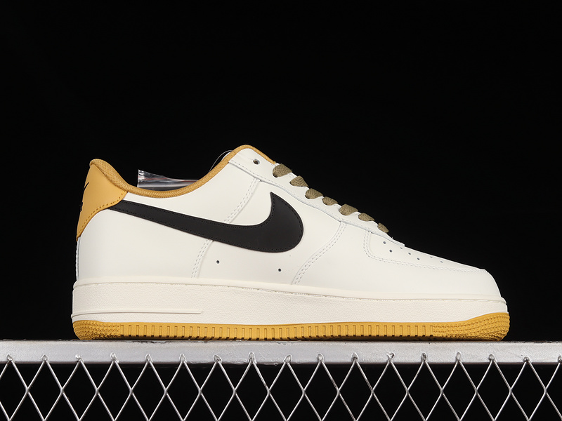 Air Force 1 Low 07 White/Black/Yellow 15