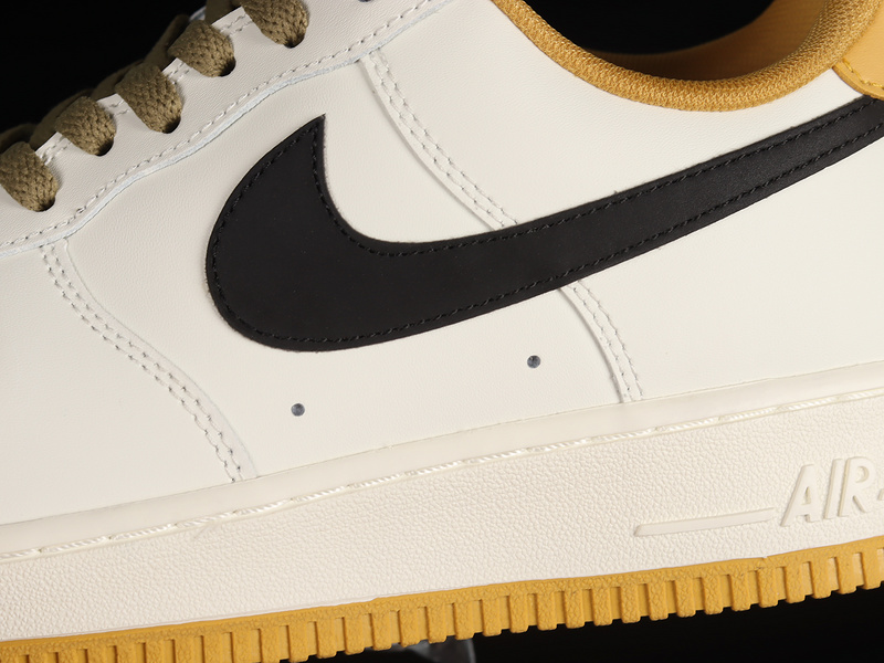 Air Force 1 Low 07 White/Black/Yellow 17