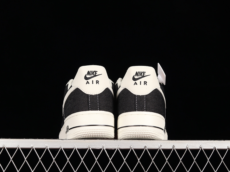 Air Force 1 Low 07 Black/Black/Cream White 27