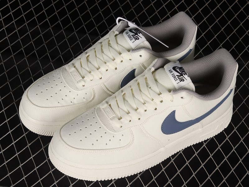 Air Force 1 Low 07 White/White/Sea ​​Blue 15