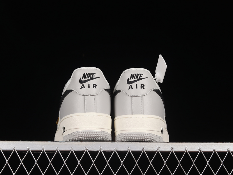 Air Force 1 Low 07 Soot White/Black/Light Grey 27