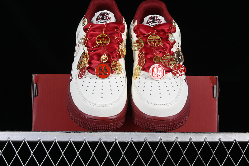 Nike Air Force 1 '07 Se 40Th Anniversary Sail/Metallic Gold/Black/Team Red 31