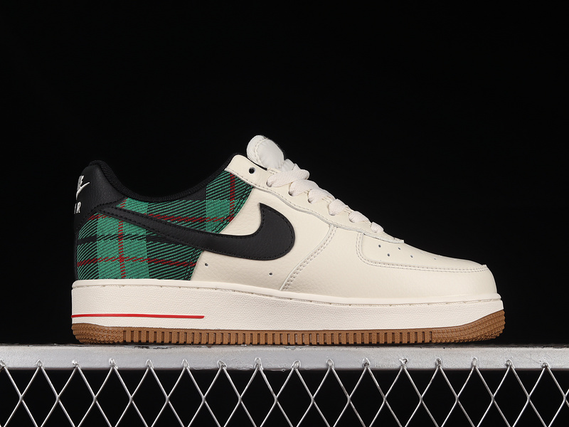 Air Force 1 Low07 Lx Ivory/Black/Stadium Green/University Red/Gum Medium Brown 13