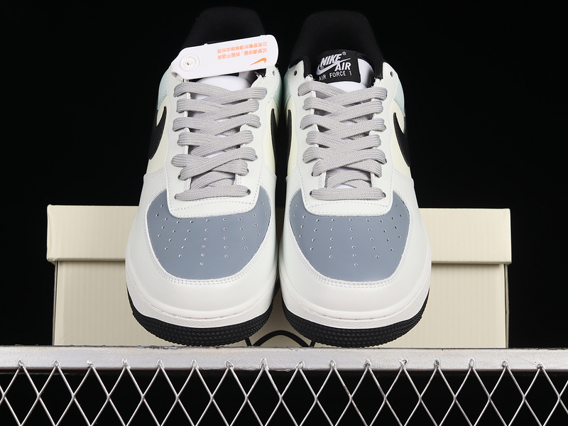 Air Force 1 Low 07 White/Black/Light Blue 11