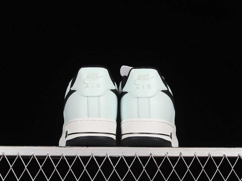 Air Force 1 Low 07 White/Black/Light Blue 29