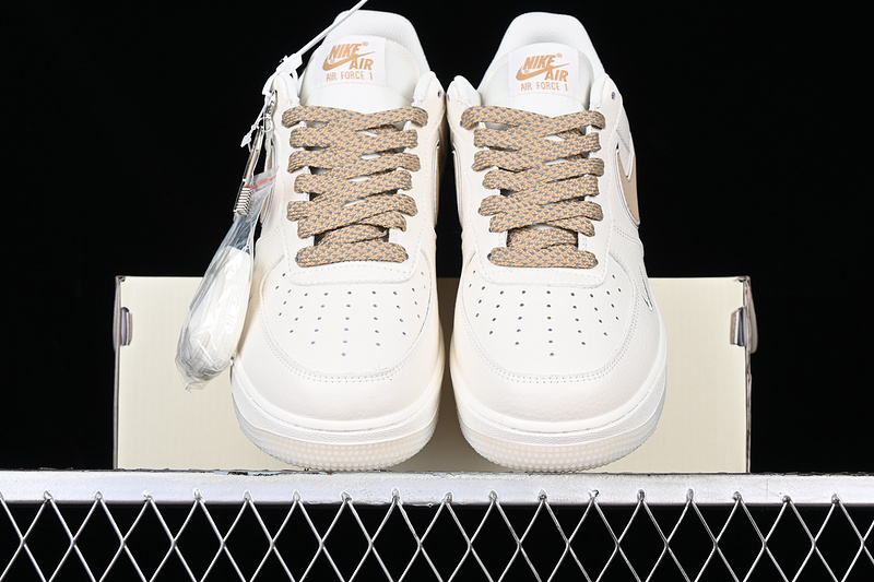 Nike Air Force 1 '07 Low Beige/Gold 5