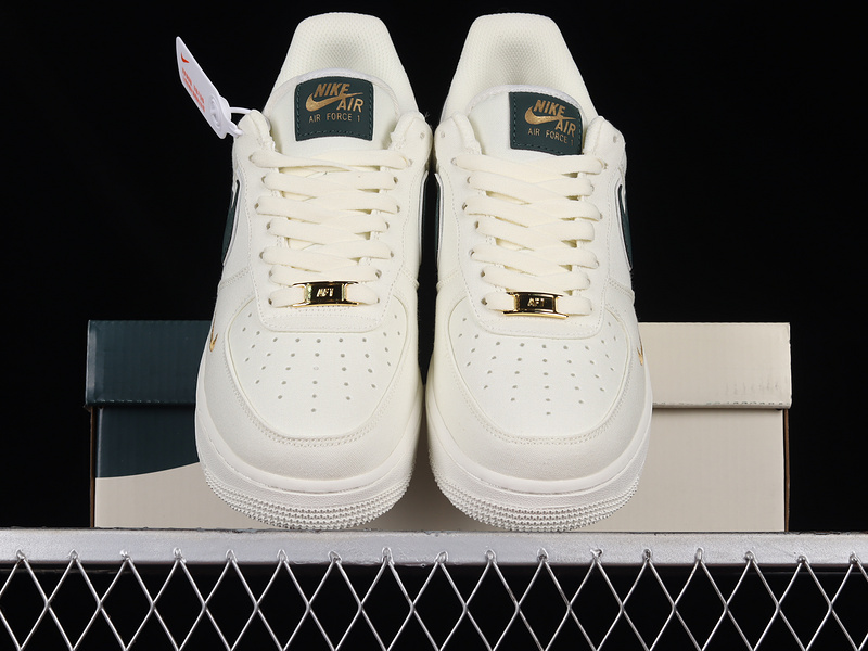 Air Force 1 Low 07 White/Dark Green/Gold 29