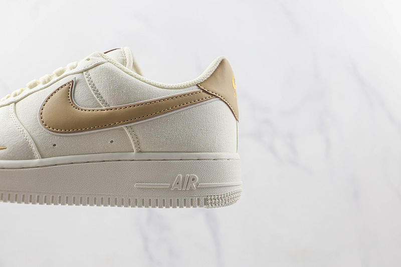 Air Force 1 Low 07 White/Gold/White 5