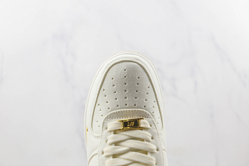 Air Force 1 Low 07 White/Gold/White 9