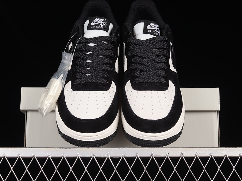 Air Force 1 Low 07 Black/White/Black 15