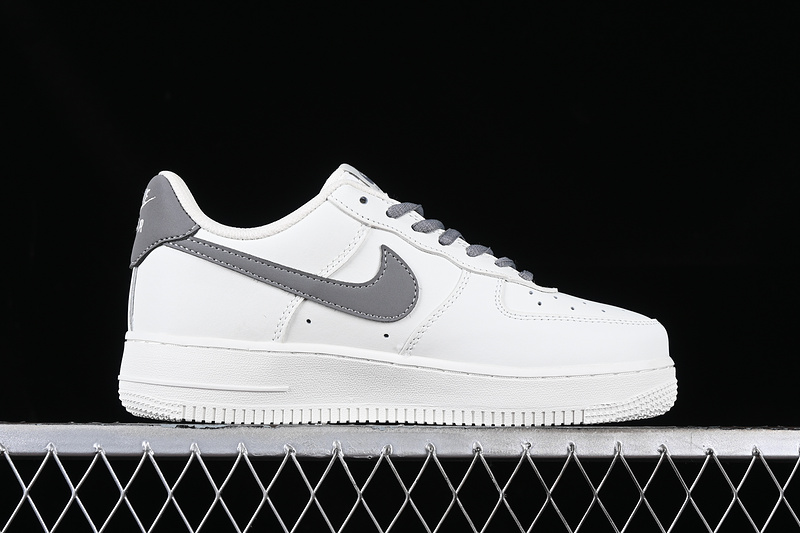 Noah Nike Air Force 1 '07 Low White/Grey 19