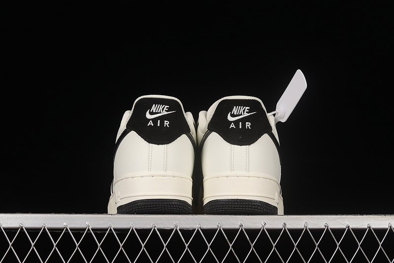 Nike Air Force 1 '07 Low Beige/Black/Beige 19