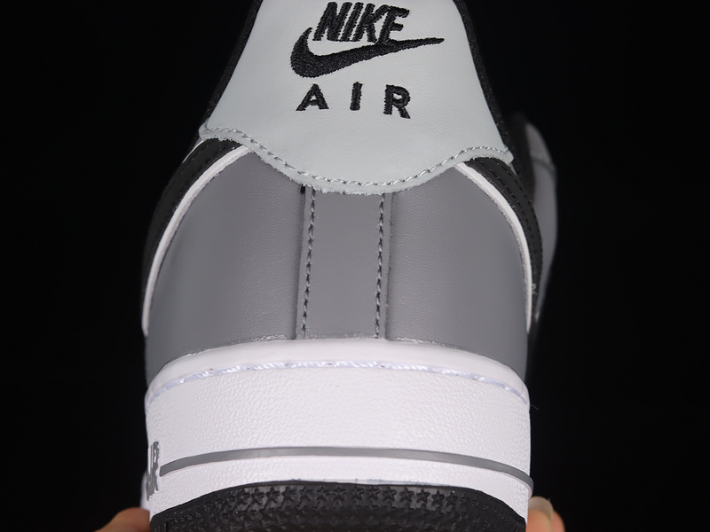 Air Force 1 Low 07 Black/Smoke Grey/White 29