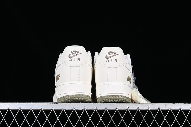 Nike Air Force 1 '07 Low Green/Ooff White 25