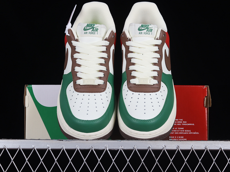 Nike Air Force 1 '07 Low White/Brown/Red/Green 19