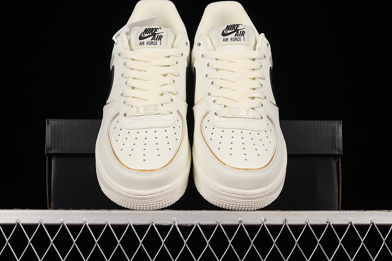 Nike Air Force 1 '07 Low Ivory/Black/Metallic Gold 25