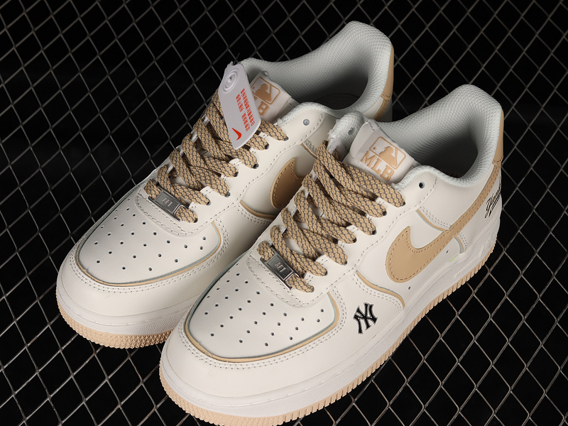 Air Force 1 Low 07 White/White/Light Khaki 31