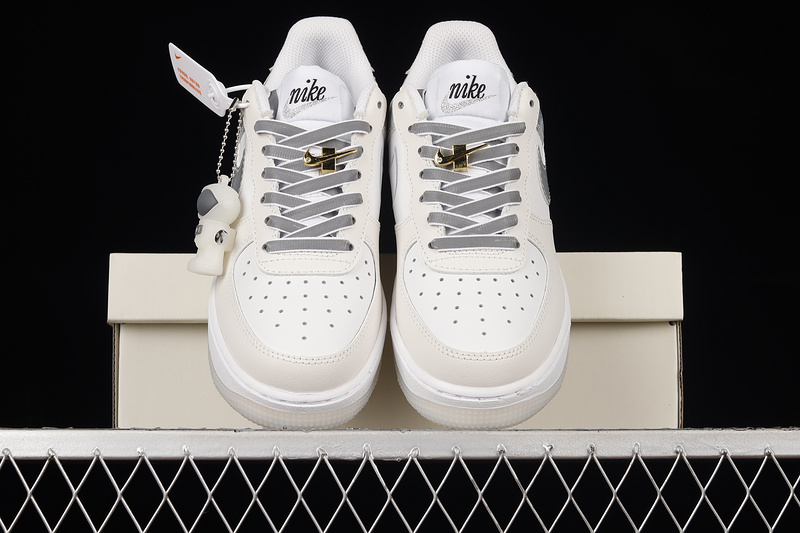 Air Force 1 Low 07 Ess White/White/Liquid Silver 5