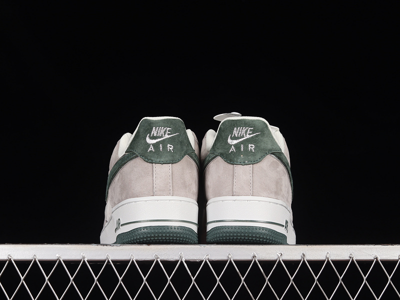 Akira Nike Air Force 1 '07 Low White/Grey/Green 31