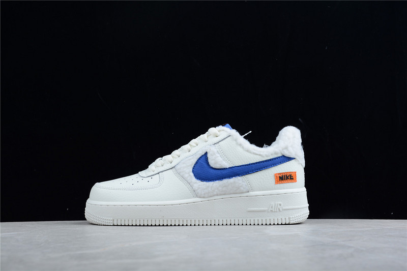 Air Force 1 Low 07 Sherpa Fleece Sail/Coconut Milk/Campfire Orange/Racer Blue 31