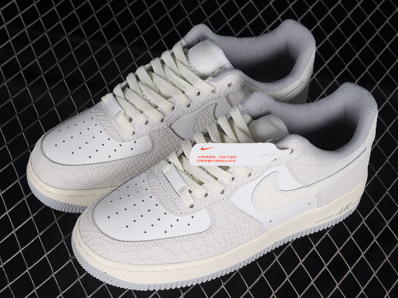 Air Force 1 Low 07 Summit White/Summit White/Sail/Wolf Grey/White 3