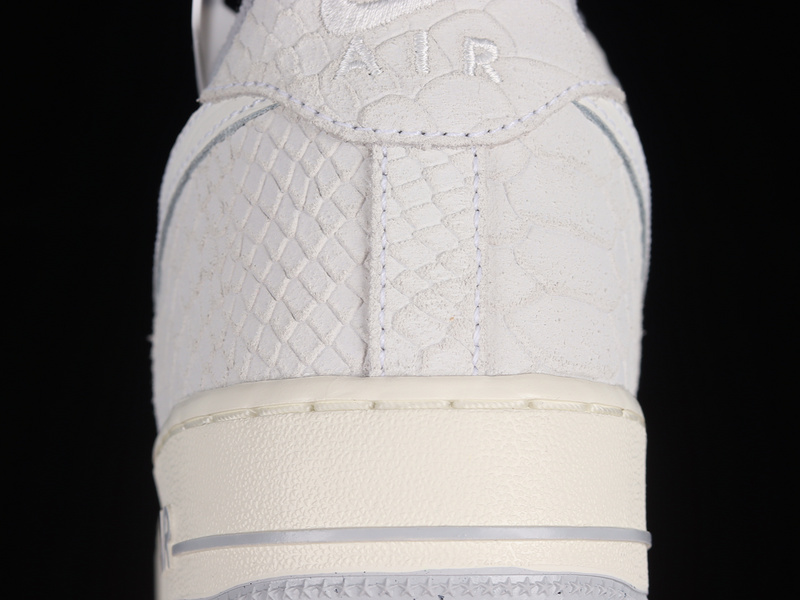 Air Force 1 Low 07 Summit White/Summit White/Sail/Wolf Grey/White 17