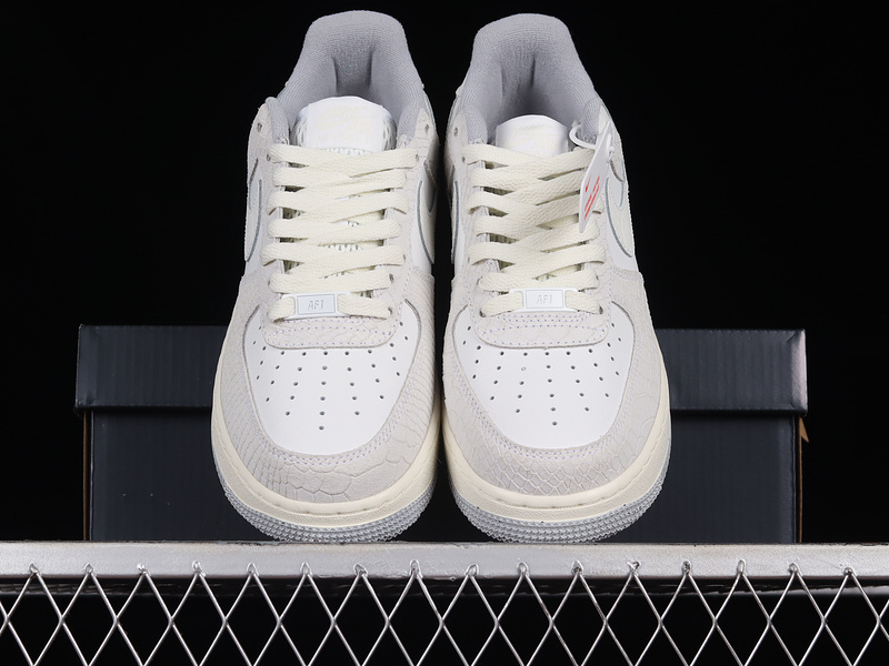 Air Force 1 Low 07 Summit White/Summit White/Sail/Wolf Grey/White 29