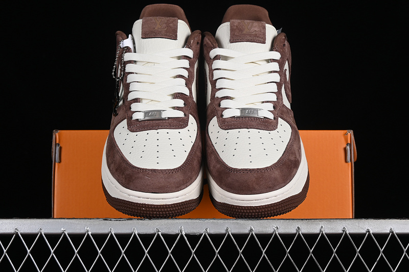 Nike Air Force 1 '07 Low L*V White/Brown 17